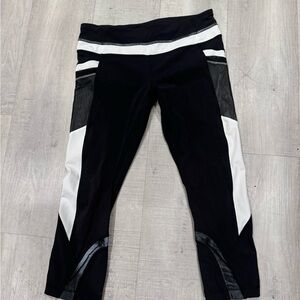 Super cute black-and-white Lululemon workout pants size 8